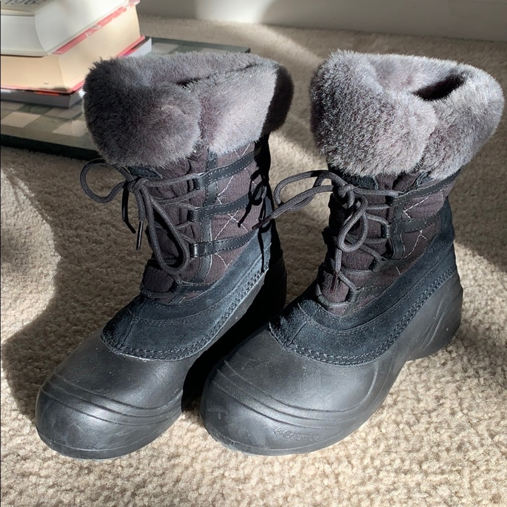 Columbia snow boots.